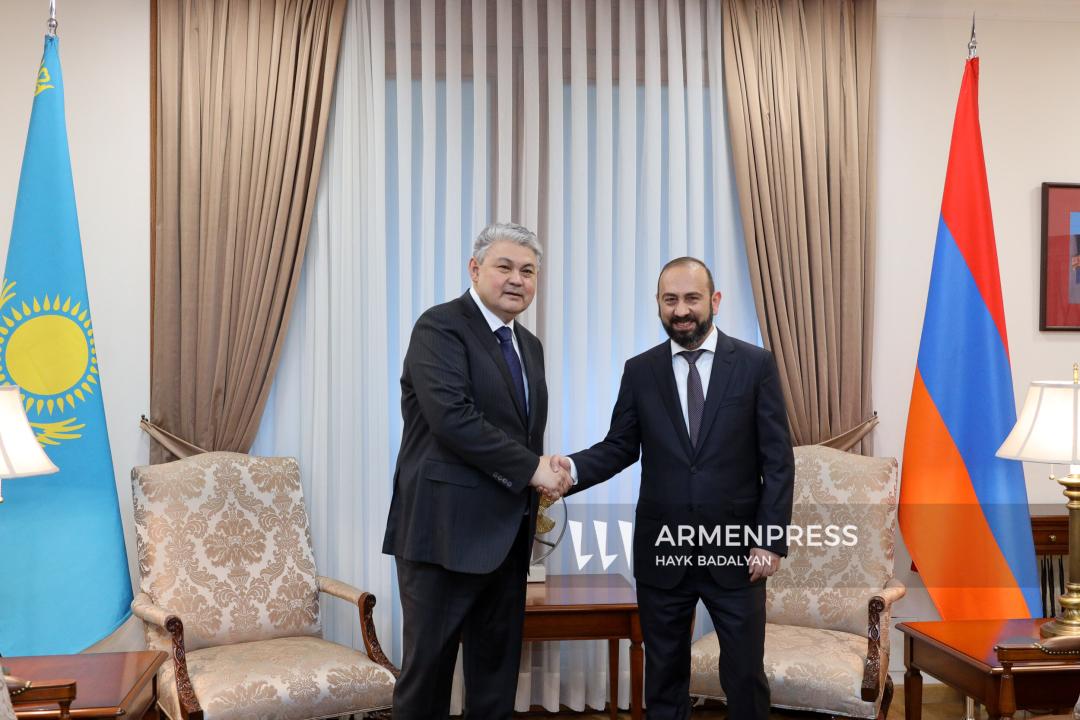 Reunión de cancilleres de Armenia y Kazajistán