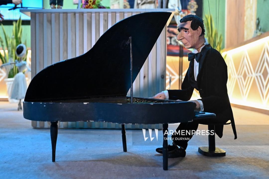 COP17: Arno Babajanyan and the ballet dancer — the Puppet Theater’s performance