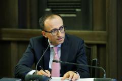 Ապրիլի 1-ից կանխիկ կենսաթոշակ չի լինելու. նախարարը թոշակառուներին հորդորում է մինչև մարտի 5-ը ձեռք բերել քարտեր