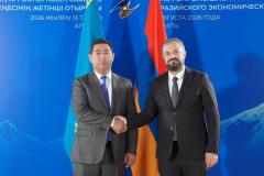 Գևորգ Պապոյանը հանդիպել է Ղազախստանի գյուղատնտեսության նախարարի հետ
