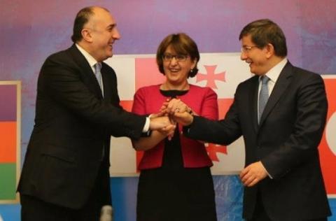 Թուրքիայի, Վրաստանի եւ Ադրբեջանի արտգործնախարարները հանդիպում են Գյանջայում