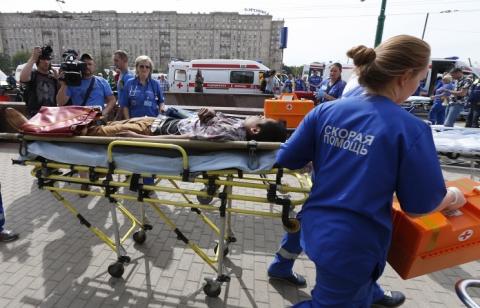 10 killed, 100+ injured as Moscow Metro carriages derail in rush hour