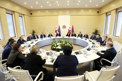 Armenian and Georgian PMs hold high-level talks in Tbilisi