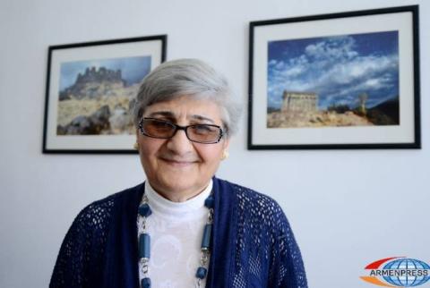 «Հարգում եմ աշխատանքս, հարգում եմ թուղթը, հարգում եմ ինձ». Սաթենիկ Մկրտչյան