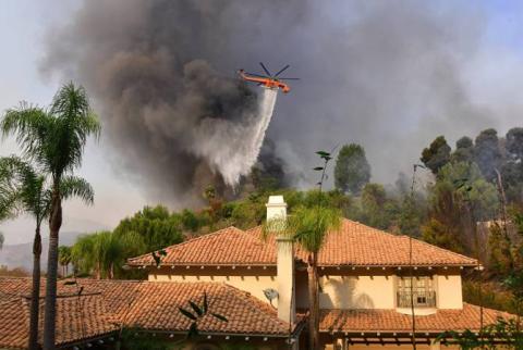 В Калифорнии около 200 тысяч человек эвакуировали из-за лесных пожаров