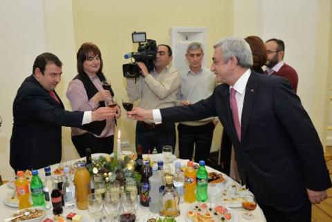 Անկախության տարիներին մեր լրատվական դաշտը հեղափոխական փոփոխություններով է անցել. Նախագահն ընդունեց ԶԼՄ ներկայացուցիչներին