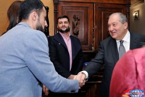 Repatriation will take place when Diaspora-Armenians see people in Armenia achieve success – Armen Sargsyan meets with alumni of Russian-Armenian University