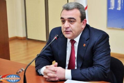 Քաղաքապետի տեղակալը «Երկիր ծիրանի»-ի անդամին բռնության ենթարկելու մեղադրանքը գունավոր ներկայացված է համարում