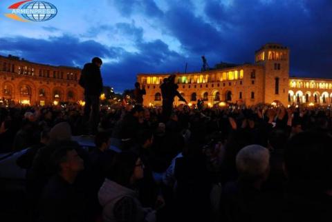 Հանրահավաքի մասնակիցները որոշեցին վերադառնալ իրենց գործողությունների նախկին ռազմավարությանը