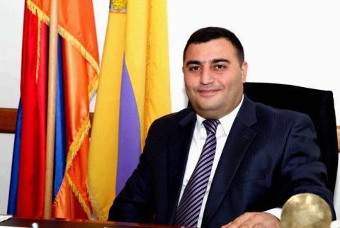Էջմիածնում բողոքի ակցիա է քաղաքապետ Կարեն Գրիգորյանի հրաժարականի պահանջով