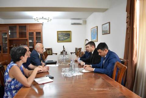 Արցախի պետնախարարն ընդունել է Հայ բարեգործական ընդհանուր միության պատվիրակությանը