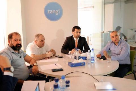Հակոբ Արշակյանն այցելել է «Զանգի»-ի գրասենյակ