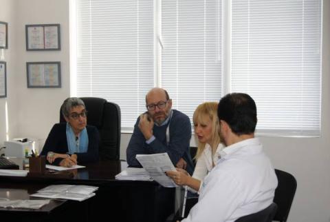 «Եվրոպա Դոննա Արմենիա» ՀԿ նախաձեռնությամբ եվրոպացի բժիշկները հյուրընկալվել են «Էրեբունի» ԲԿ մամոլոգիայի եւ կրծքագեղձի վիրաբուժության բաժանմունքում