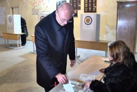Sasna Tsrer party’s MP candidate Varuzhan Avetisyan says he has voted for sovereign, powerful Armenia
