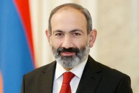 Le Premier ministre a félicité le 8 mars par un poème