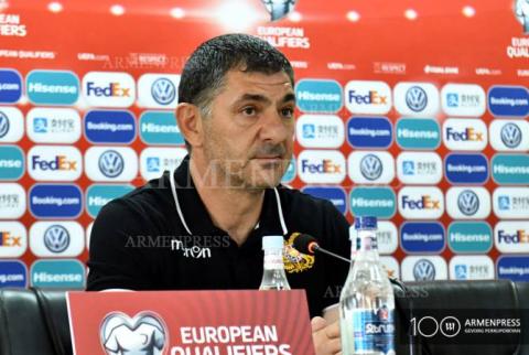 Pour affronter la Grèce, l'entraîneur de l'équipe nationale de football d'Arménie trouve important la bonne disposition d'esprit