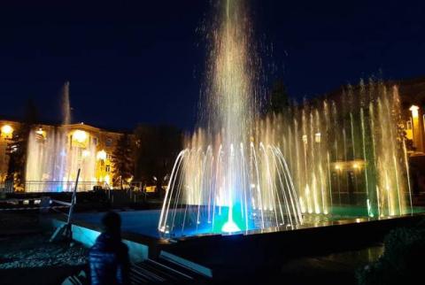 В Ванадзоре испытали беспрецедентные в регионе светозвуковые фонтаны