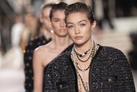 Джиджи Хадид приняла участие в показе Chanel's Metiers d'art 2019-2020