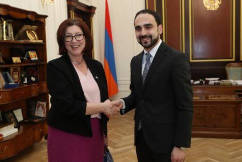 Tigran Avinian a reçu l'Ambassadrice du Canada