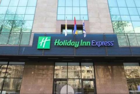 Hotel provides 100 suites to coronavirus doctors who refuse to go home to safeguard families