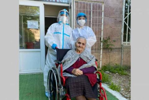 94-летняя бабушка Грануш поборола коронавирус и уже выписана из больницы