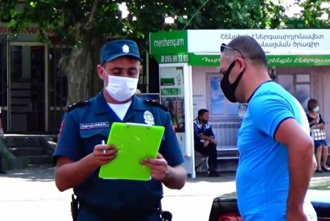 По итогам проверок полиции за сутки было выявлено 2 806 случаев нарушения решений коменданта