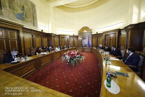 PM chairs consultation discussing finance ministry’s 2019 activity report