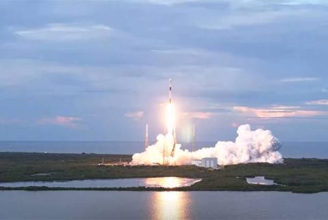 Во Флориде ракета Falcon 9 стартовала со спутником зондирования Земли