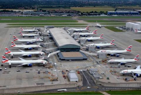 В лондонском аэропорту задержали двух предполагаемых террористов