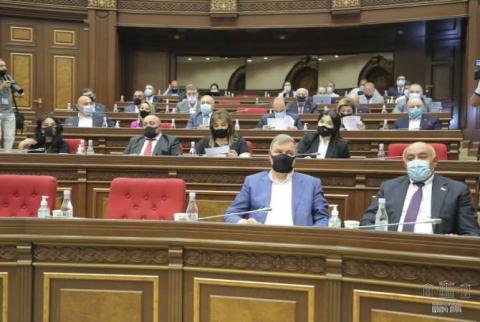 ԱԺ-ն առաջին ընթերցմամբ ընդունեց «Հայավտոկայարանը» մասնավորեցման ցանկից հանելու նախագիծը