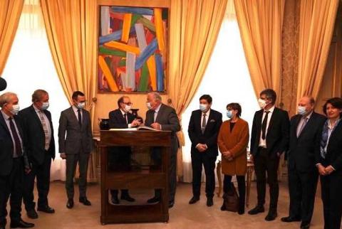 ԱԳ նախարար Արա Այվազյանը հանդիպել է Ֆրանսիայի Սենատի նախագահ Ժերար Լարշեի հետ