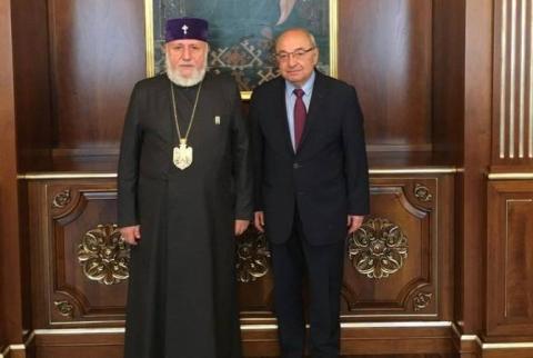 Верховный Патриарх и Вазген Манукян обсуждали проблемы родины