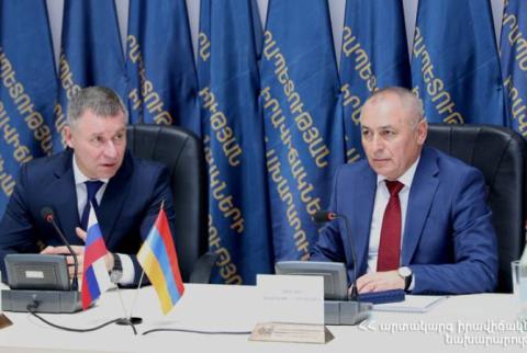Главы МЧС Армении и РФ обсудили процесс реализации гуманитарных программ в Арцахе