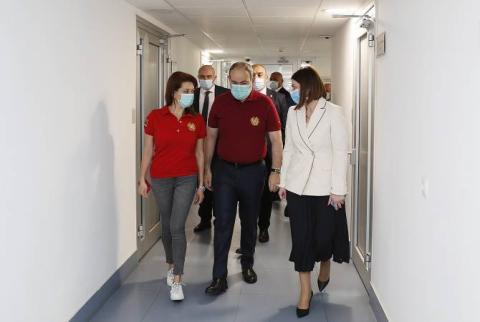 Nikol Pashinyan et Anna Hakobyan ont été vaccinés contre le coronavirus