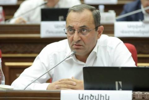 Արծվիկ Մինասյանը մանրամասներ է պատմել ԱԺ նիստերի դահլիճում տեղի ունեցած միջադեպից