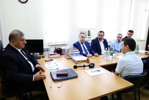 Գագիկ Ջհանգիրյանը ծանոթացել է Վայքի, Սիսիանի, Գորիսի և Կապանի դատարանների խնդիրներին