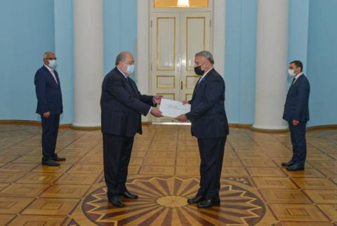 New Ambassador of Peru presents credentials to Armenia’s President