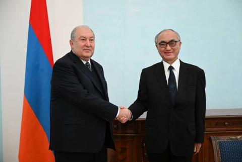 Le Président rencontre l'Ambassadeur du Japon