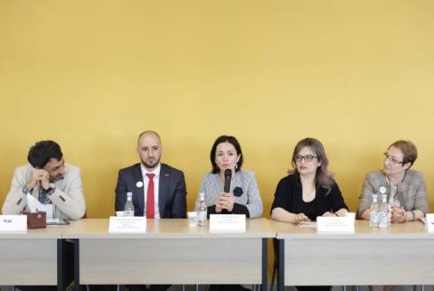 Նախարարությունը կարևորում է ոչ պետական դպրոցների հետ երկխոսությունը. Ժաննա Անդրեասյան