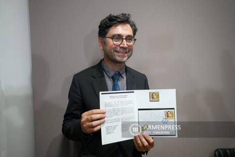 Se presentó un sello postal con el tema “Armenios célebres, Artem Pataputián”