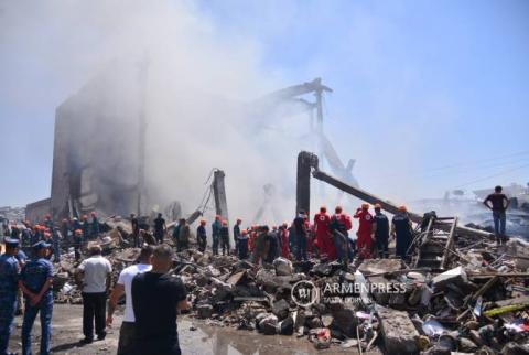 Rescuers pulled out 10 survivors within two hours after blast, says emergencies minister