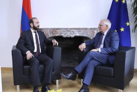 FM Mirzoyan highlights need for targeted int’l response to Azeri attack during Borrell call