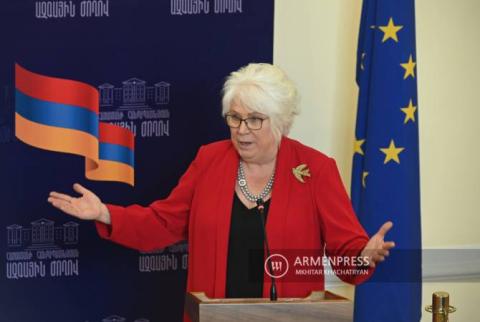 La delegada del Parlamento Europeo dice que el tratado de paz debe garantizar los derechos y la seguridad de Artsaj