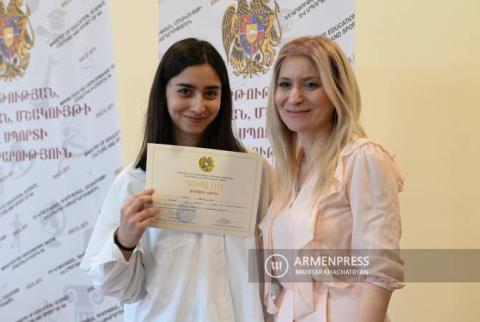 Պարգևատրվեցին 2022-2023 ուսումնական տարվա դպրոցականների հանրապետական առարկայական օլիմպիադաների հաղթողները