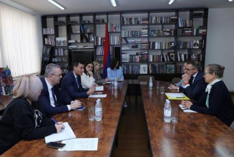 ՀՀ ԿԳՄՍ փոխնախարարը Հայաստանում Ֆրանսիայի դեսպանատան պատվիրակության հետ քննարկել է ֆրանսերենի դասավանդմանն ուղղված ծրագրերը
