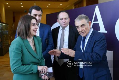 Արա Բաբլոյանը ուռուցքաբանության ոլորտում ծրագրերը զարգացնելու առանձնահատուկ մոտեցում է նկատում