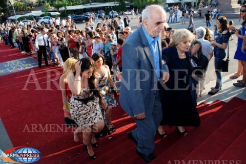 10-րդ «Ոսկե Ծիրան» միջազգային կինոփառատոն, կարմիր գորգ