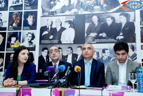 ՀՀ մշակույթի փոխնախարար Արթուր Պողոսյանի, Միջազգային
դաշնամուրային մրցույթների դափնեկիր, Արամ Խաչատրյանի
անվան միջազգային 10-րդ մրցույթի ժյուրիի նախագահ Արմեն
Բաբախանյանի, «Արամ Խաչատրյ