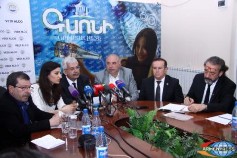 Пресс-конференция прибывших в Армению для участия в
мероприятиях по случаю 100-летней годовщины Геноцида армян
турецких политических деятелей