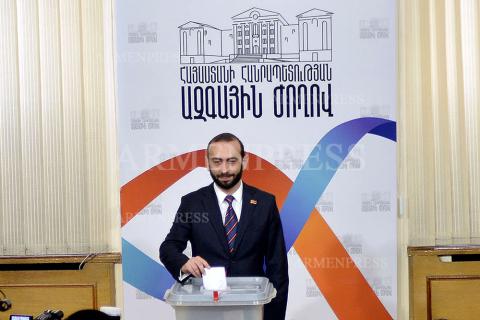 Խորհրդարանում մեկնարկեց ԱԺ նախագահի ընտրության
քվեարկությունը